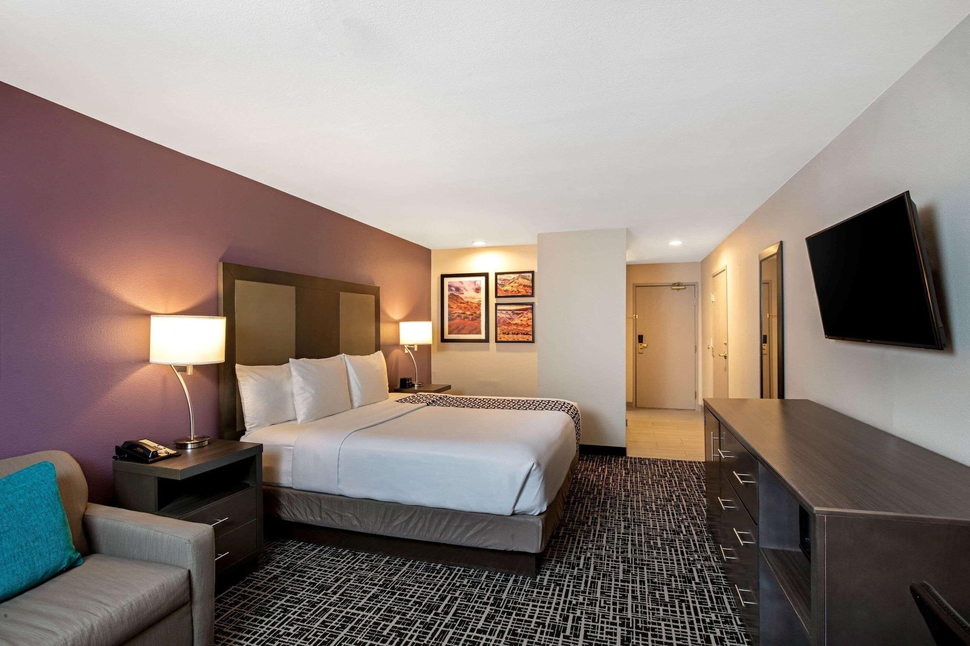 Hotel La Quinta & By Wyndham Nellis