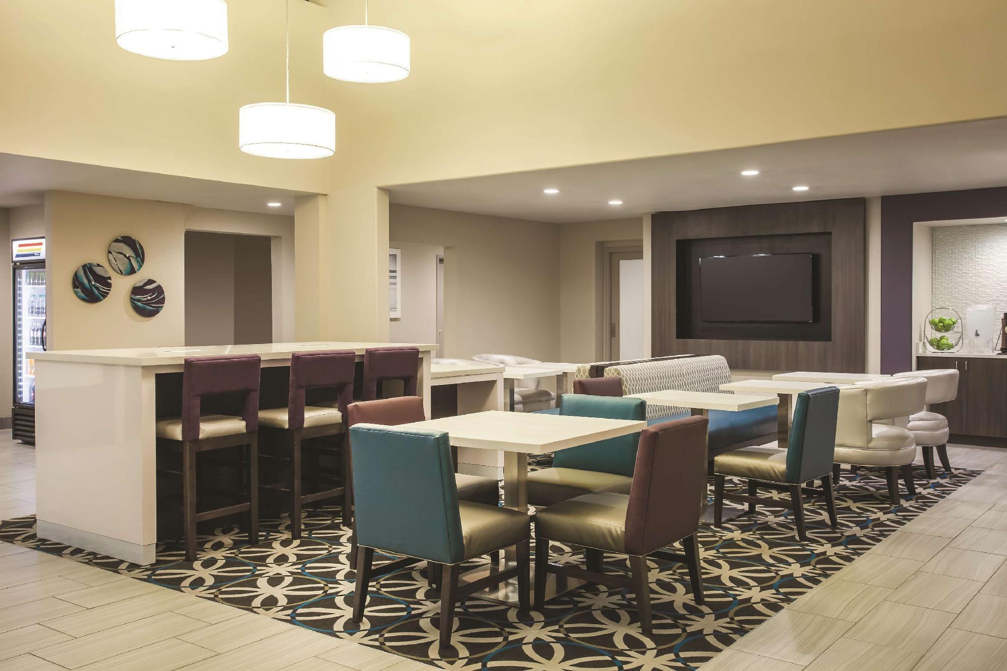 La Quinta & By Wyndham Nellis